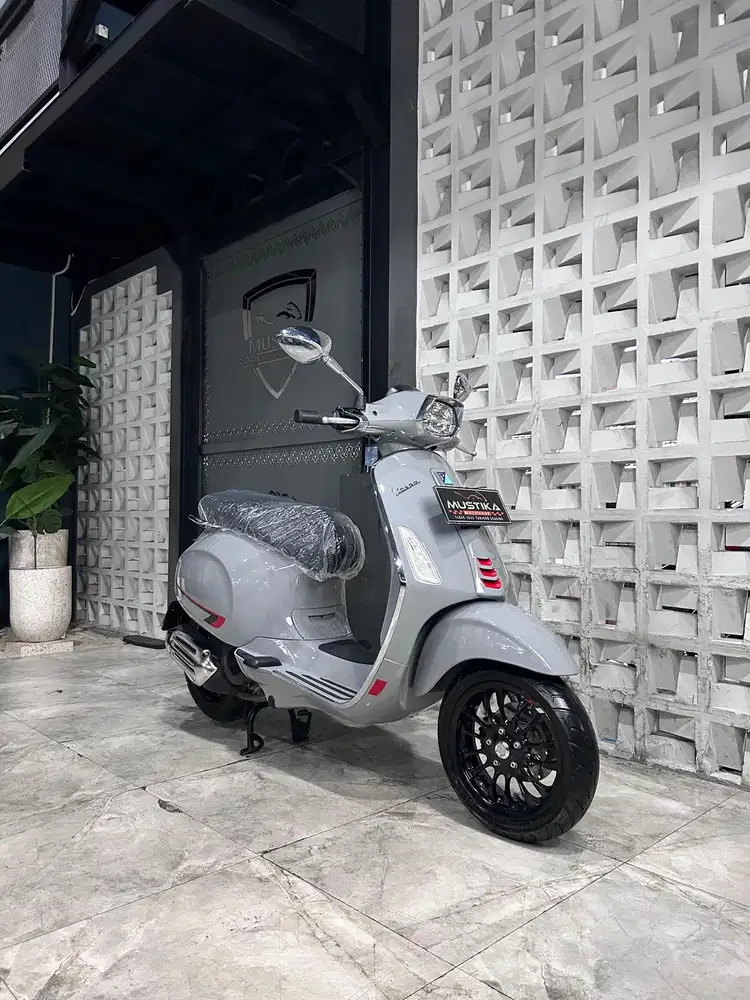 Istimewa ODO 2RB!!Vespa Sprint S 150 ABS th 2021 - Ayu Mustika