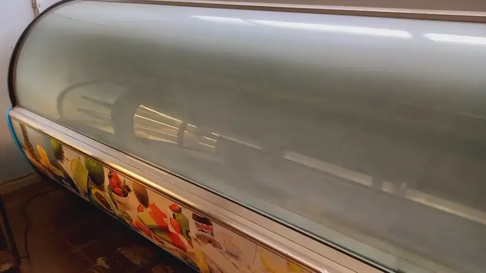 Jumbo showcase freezer gelato