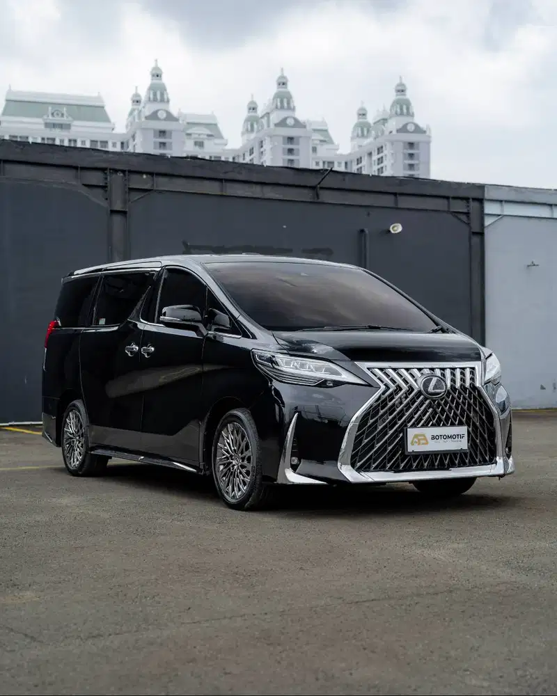 Lexus LM350 7-Seater 2021