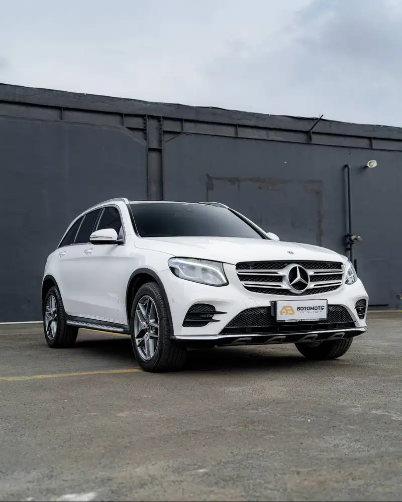 Mercedes-Benz GLC 200 AMG Line 2018 White