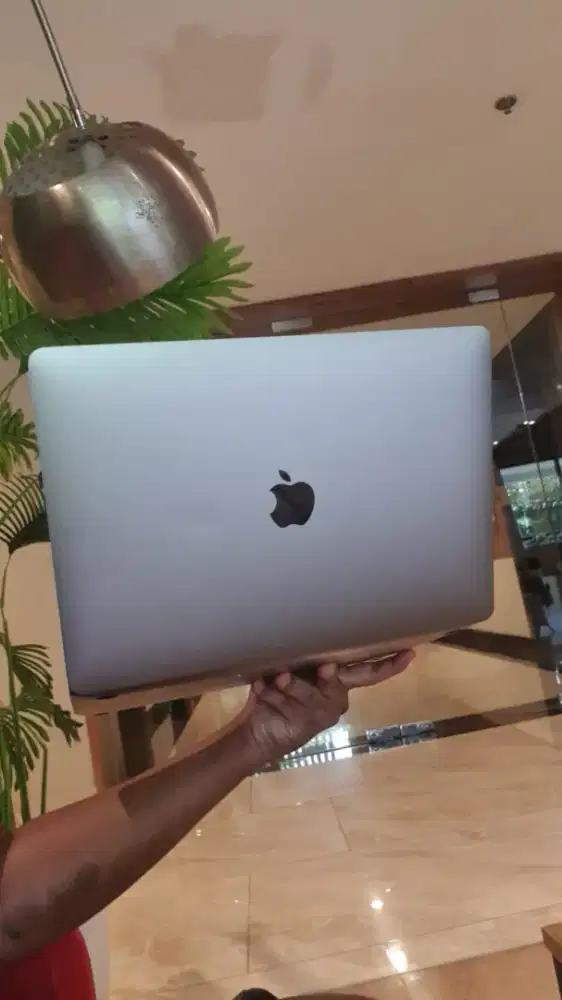 MACBOOK AIR M1 8/128