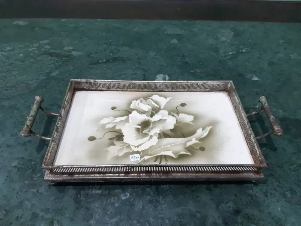 nampan keramik warna putih