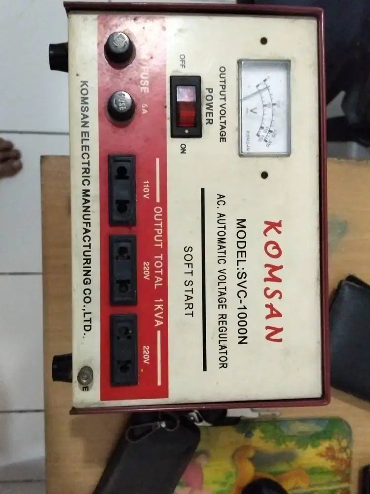 Stabilizer Komsan 110 - 220 V