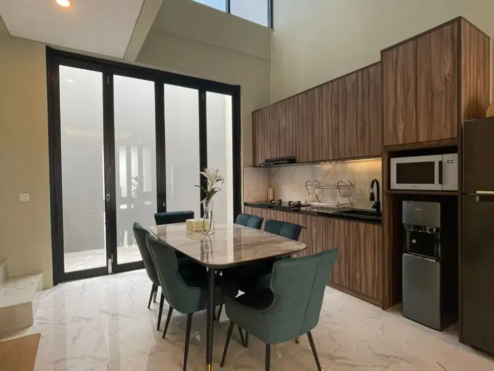 Dijual murah rumah bagus ada rooftop 4 lantai di pulomas, jakarta timur  Harga 7.85 m nego