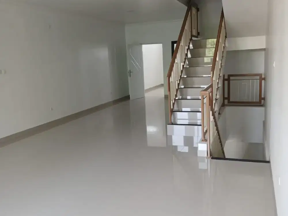 DISEWAKAN  – 3 UNIT RUKO GANDENG, LOKASI STRATEGIS