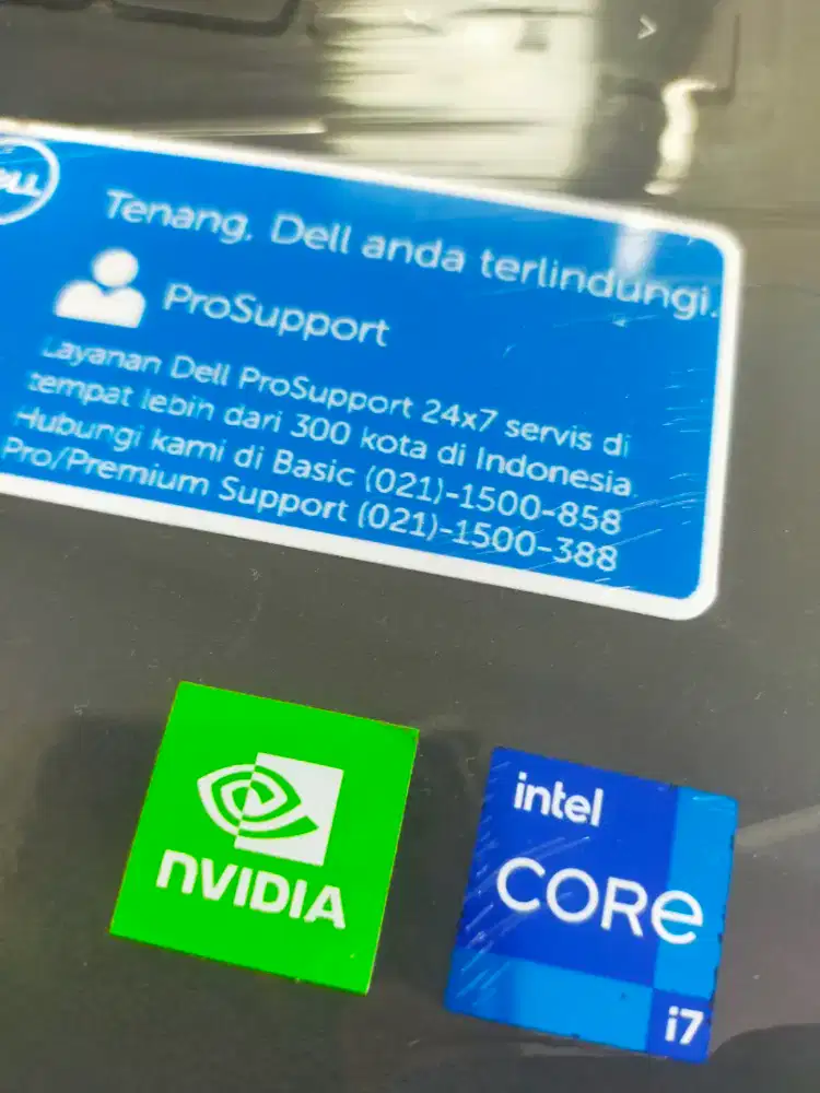 Dijual laptop Dell Intel i7 gen 11 Dual VGA Intel UHD+VGA NVDIA 2GB