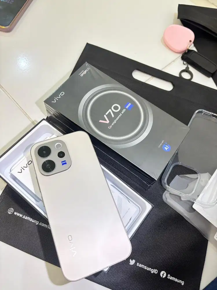 VIVO V70 SERIES CICILAN 0% Tenor 12 Bulan Free 2x Angsursn