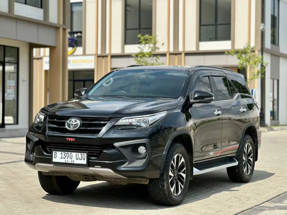 [LOW KM] Toyota Fortuner VRZ TRD Diesel 2.4 AT 2017