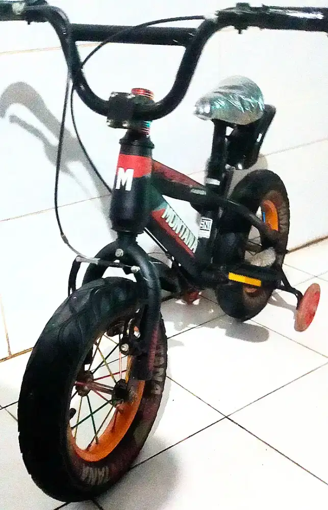 Sepeda ban jumbo ,ukuran 12 buat umur 2 thn - 6 thn