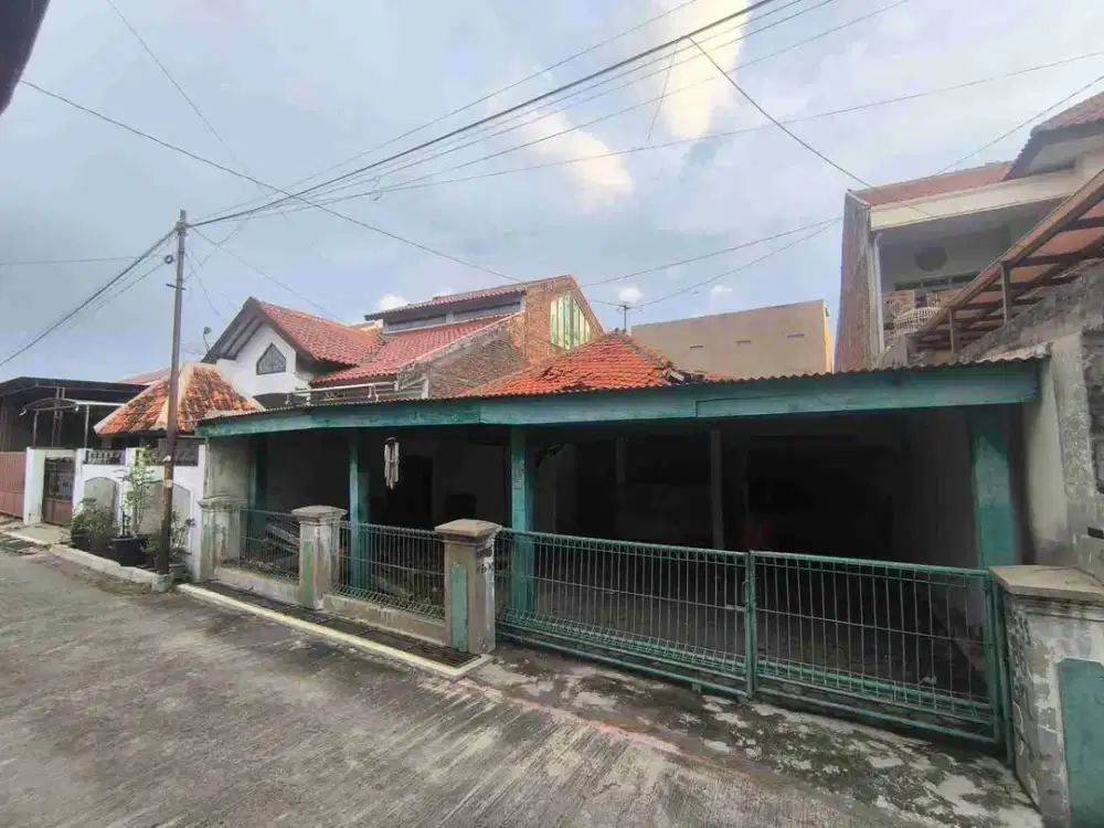 RUMAH LAMA DI JL PANDA UTARA PALEBON PEDURUNGAN SEMARANG