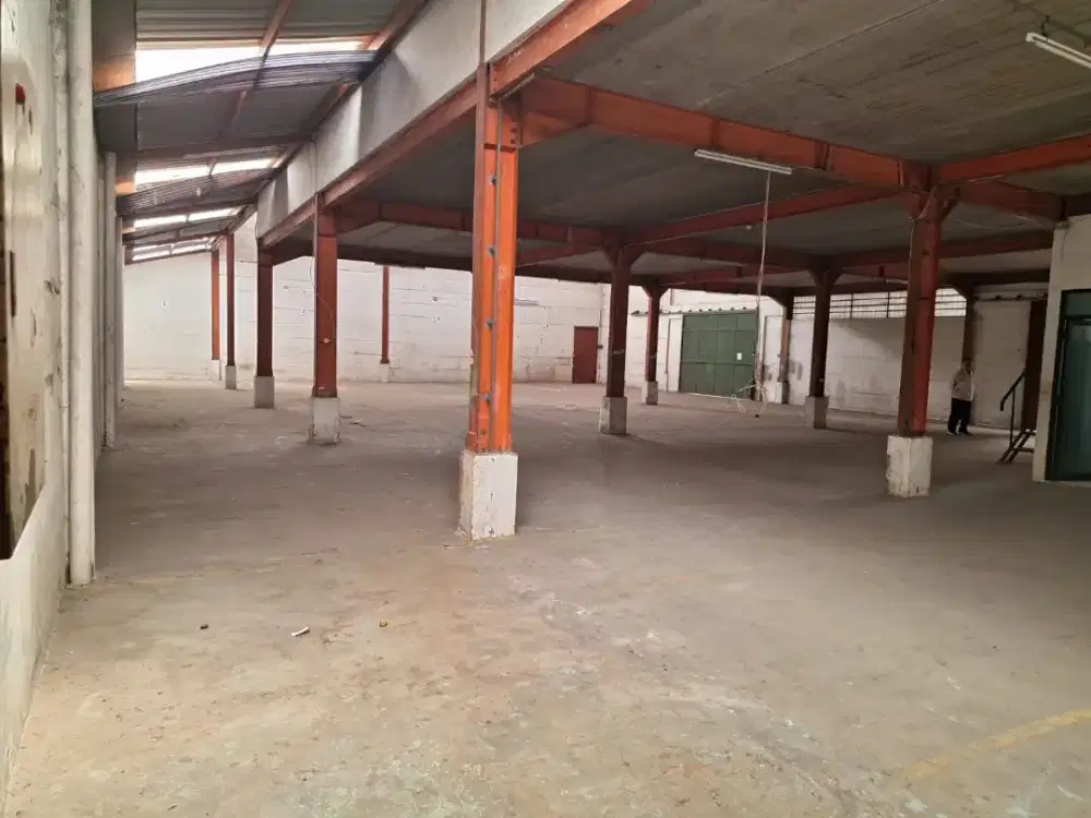 Disewakan gudang cibolerang 2 lantai