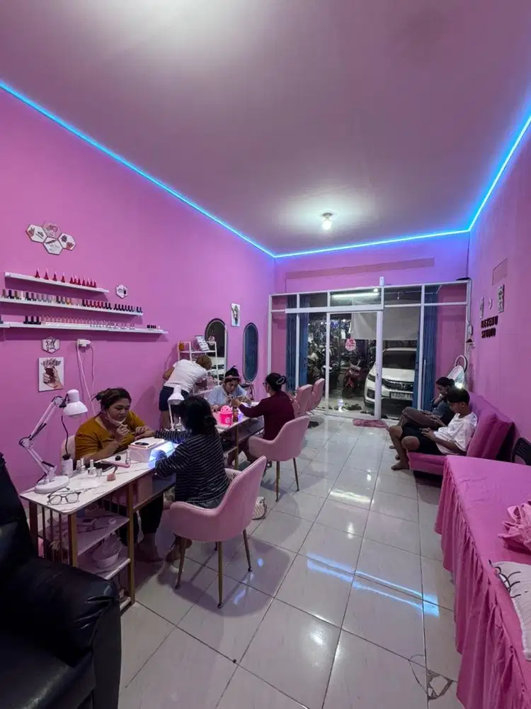 Karyawan nail art & eyelash