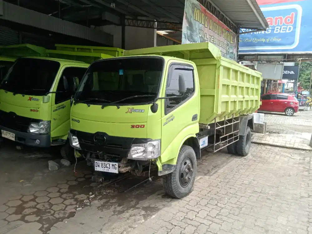 Hino Dutro 136HD Dump tahun 2022