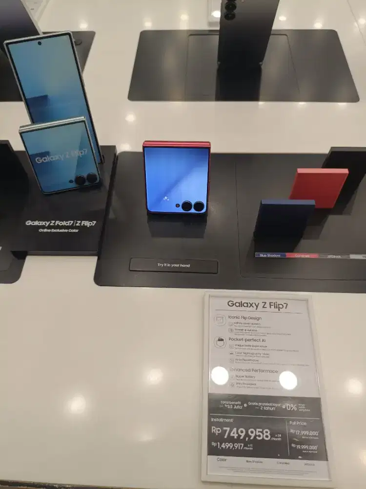 Samsung Galaxy Z Flip7