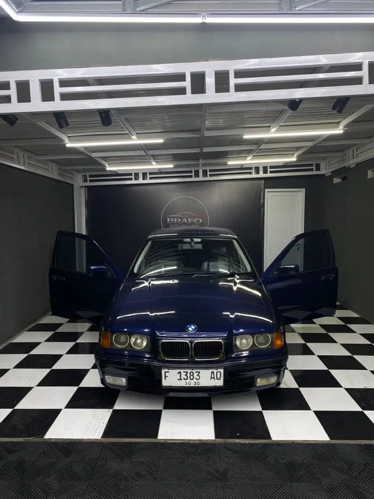BMW E36 318i 1997 Bensin
