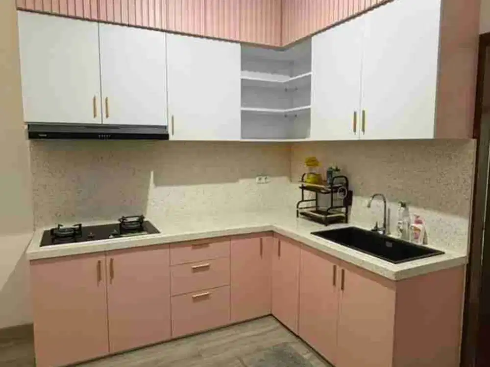 Dijual Rumah Semi Furnished Free Interior di Komplek Puri Indah