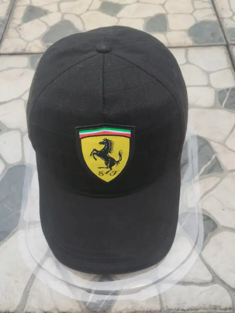 FERRARI Cap Official Licensed Product (Free Hat Display Case Curve)
