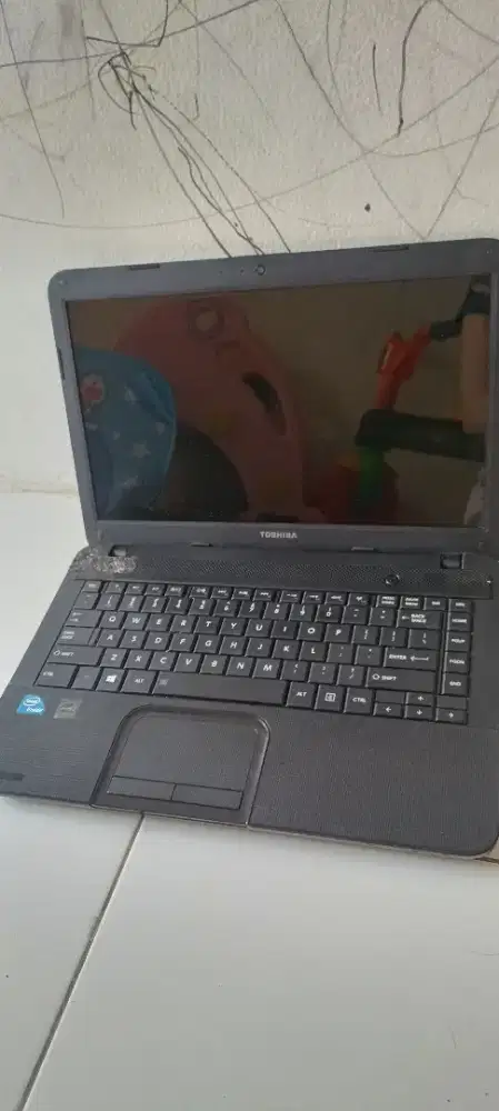 Laptop Toshiba satellite c800, Nego