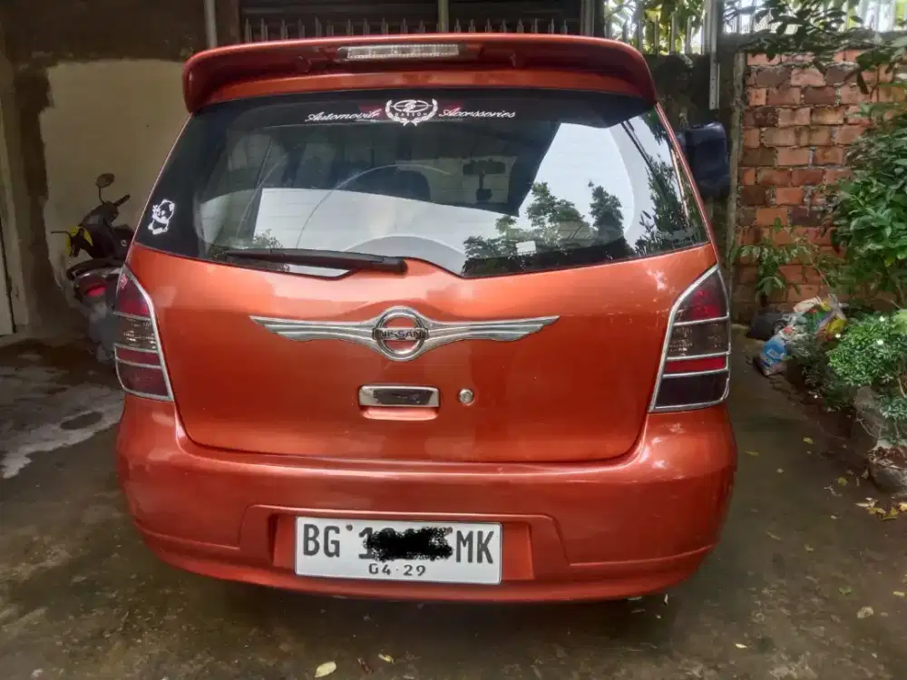 Di jual mobil Nissan livina