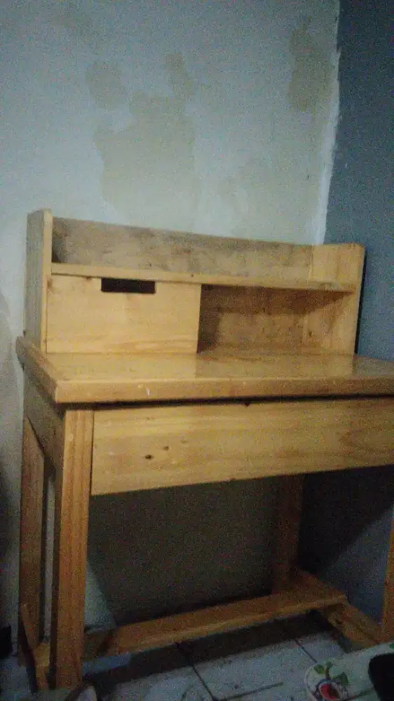 meja belajar tingkat