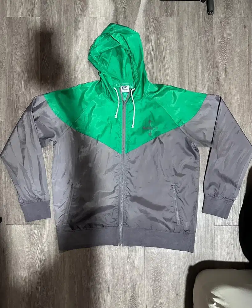 Jacket Nike Track & Field Parachute Wind Breaker for Running Gym