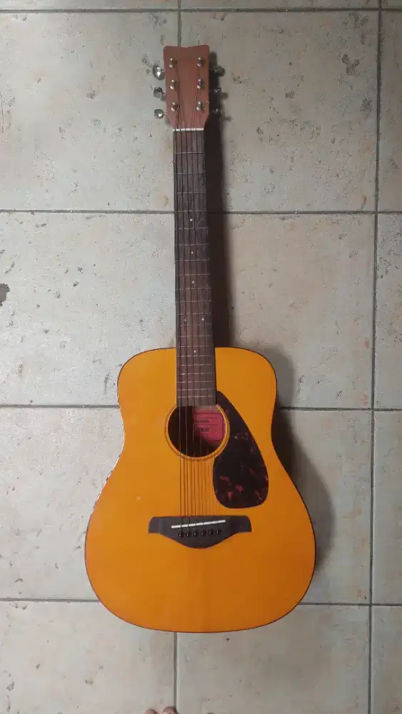 Yamaha Gitar Mini Akustik JR1