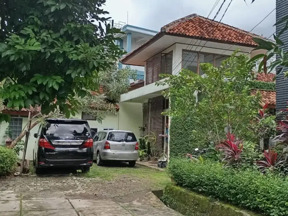 Rumah 2Lt di Muri Salim Pisangan Cireundeu, Dekat Kampus UIN dan MRT Lebak Bulus