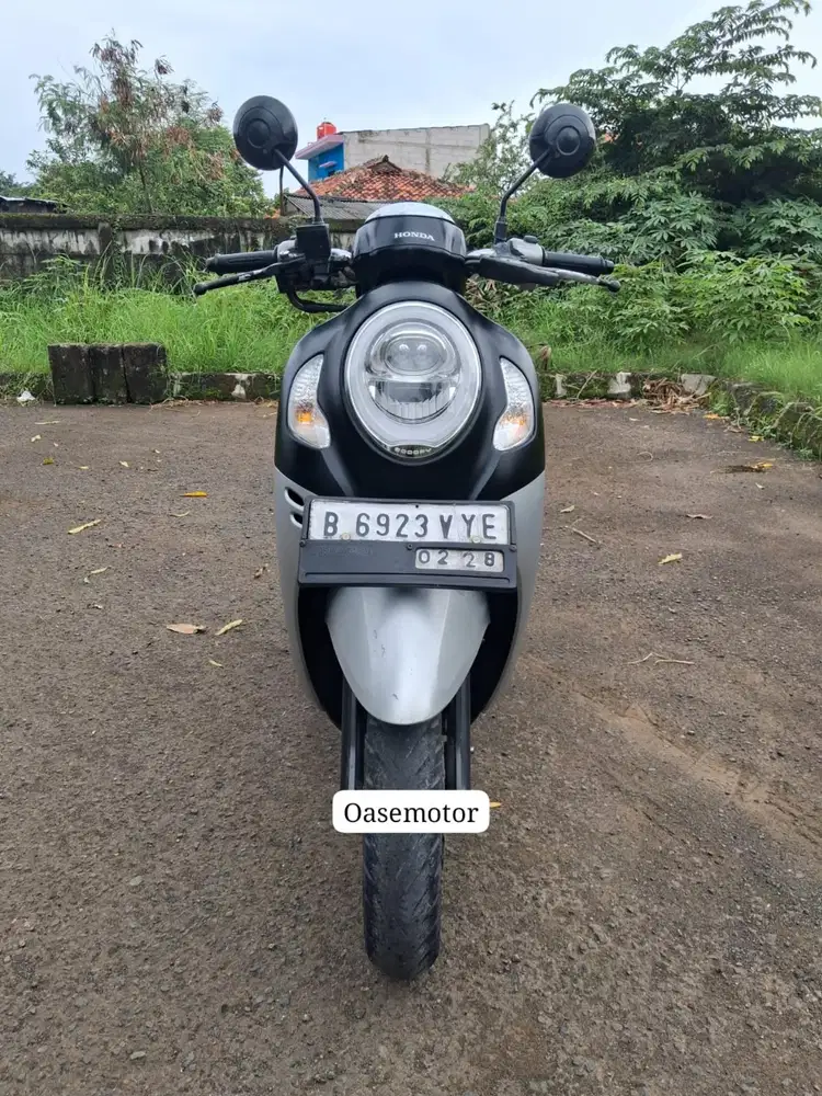 (A) Honda Scoopy Sporty Fi tahun 2023