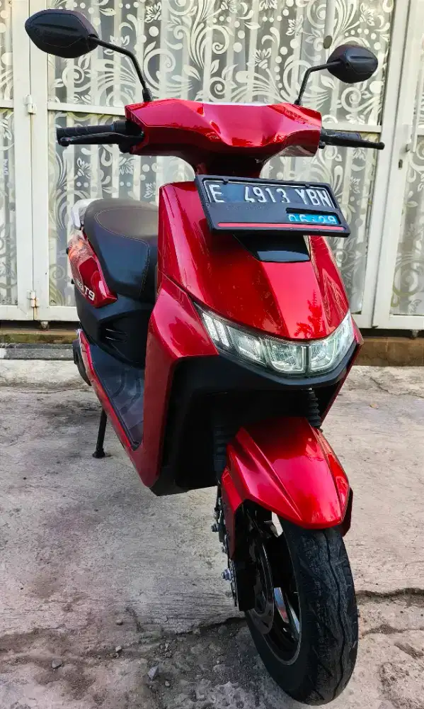 Motor listrik yadea T9 2024