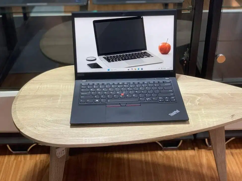 Lenovo Thinkpad P14s Intel Coire i7 GEN10 RAM 16GB Desain Editing