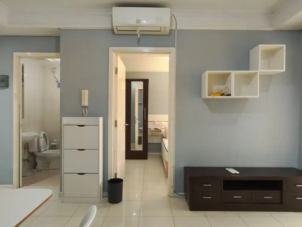 Disewakan 2BR Furnish Bagus di Apartemen Royal Mediterania Garden, view swimming pool