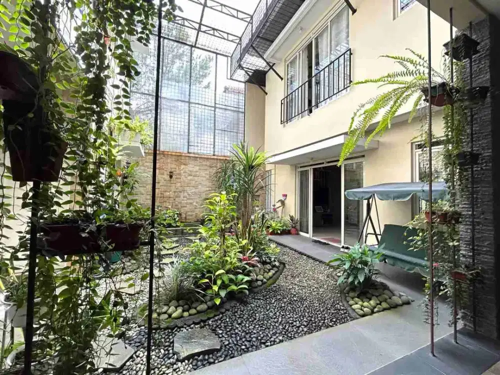 Investasi Tepat! Rumah Mewah Full Furnish di Kota Baru Parahyangan