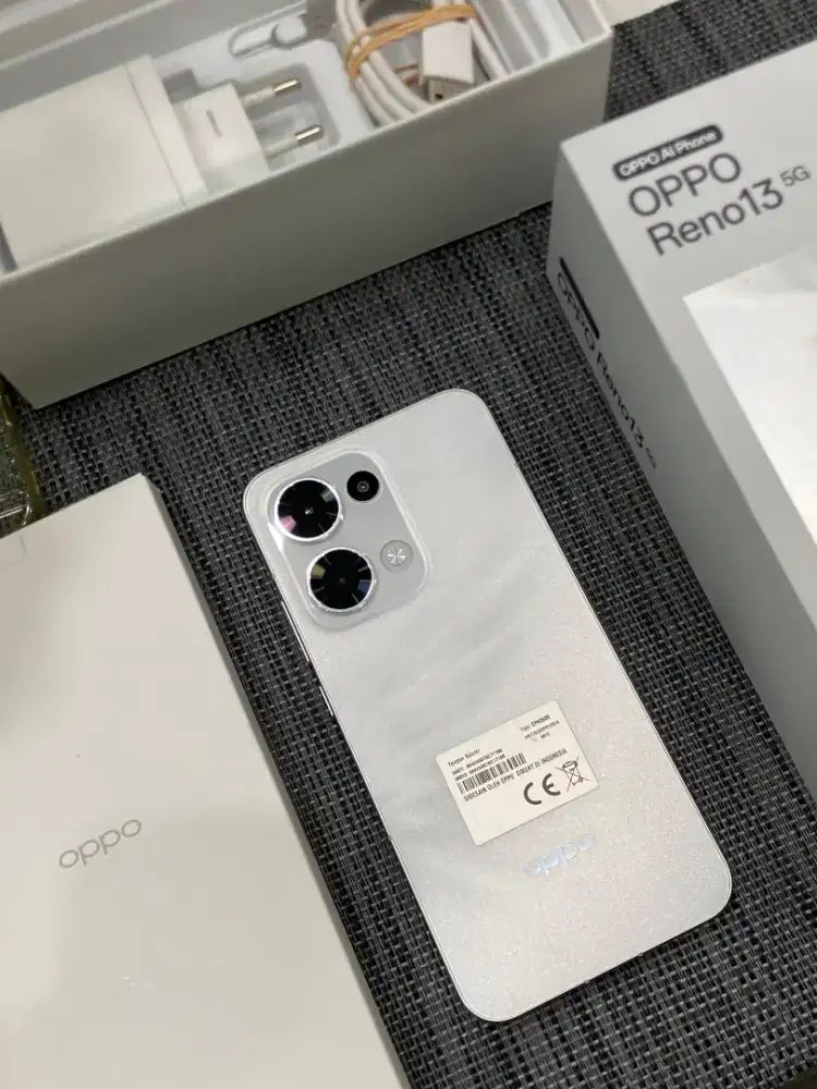 Oppo reno 13 5F 12/256