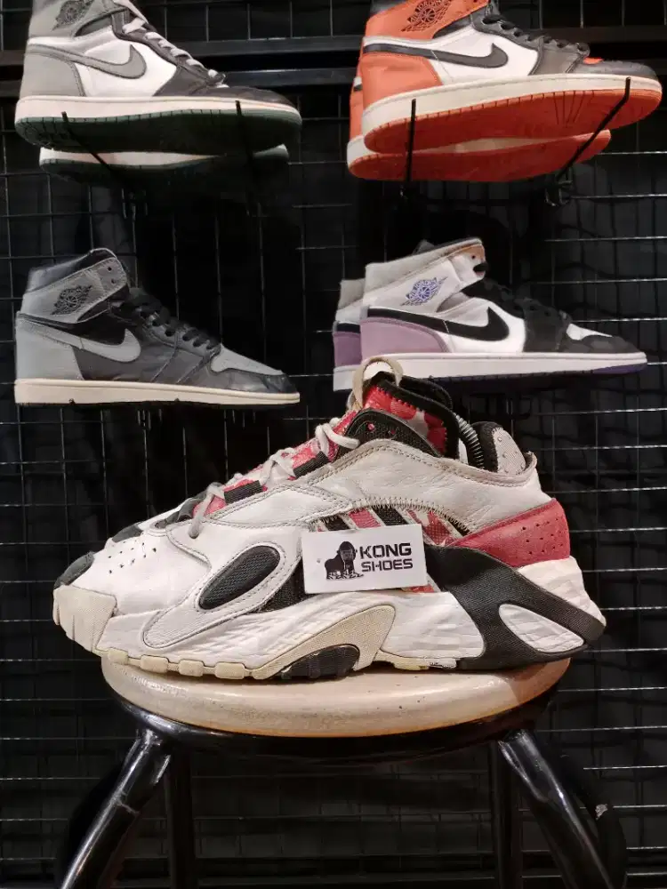 SEPATU ADI STRETT BALL CHINES NEW YEAR