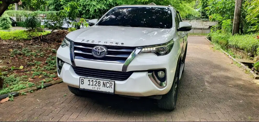 Fortuner 2.4 vrz matic solar 2016 cash aja no kredit no riba