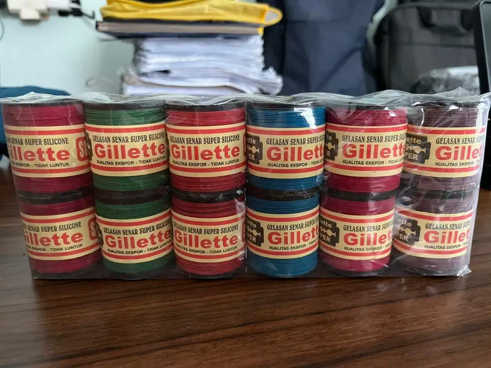 GELASAN MERK GILLETE