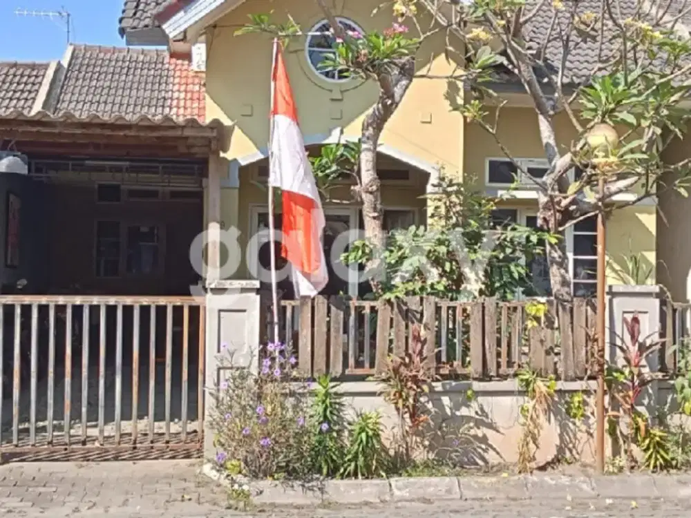 RUMAH DI SEKITAR KAMPUS