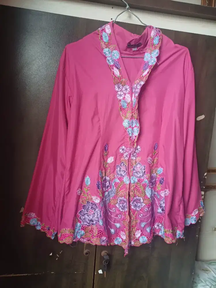 Atasan kebaya brodir