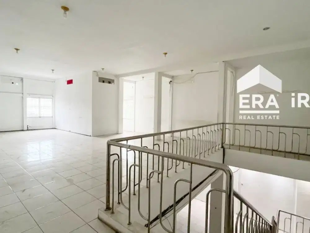 RUANG USAHA 2 LANTAI DISEWAKAN DI SOLO DEKAT PASAR NONGKO