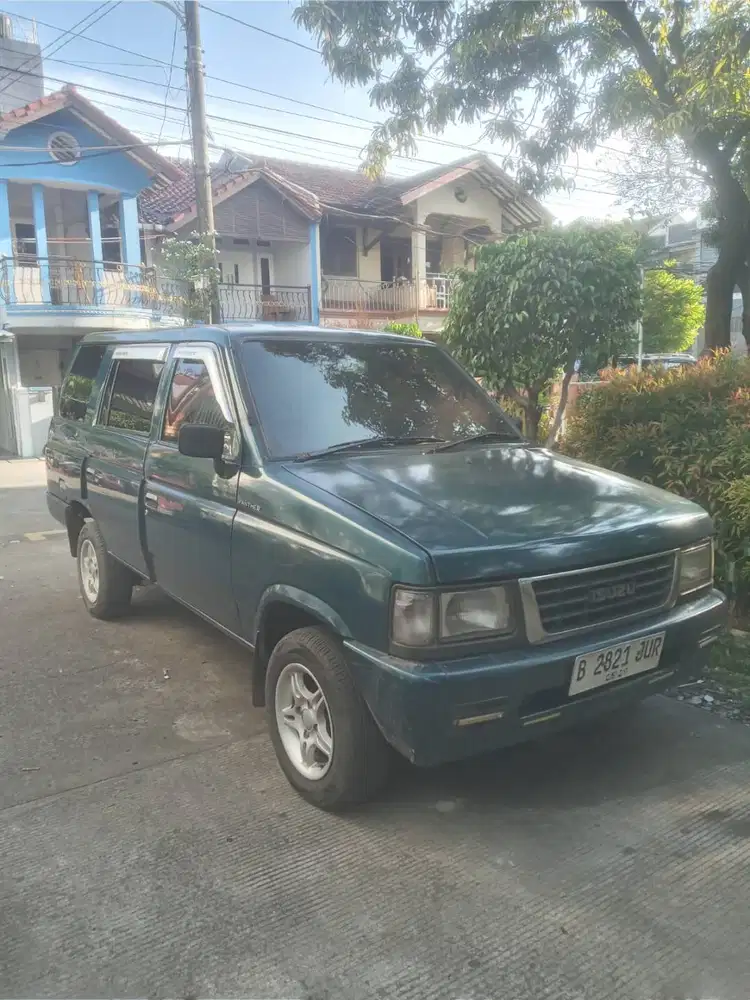 Dijual Mobil Panther New Royal Tahun 2000