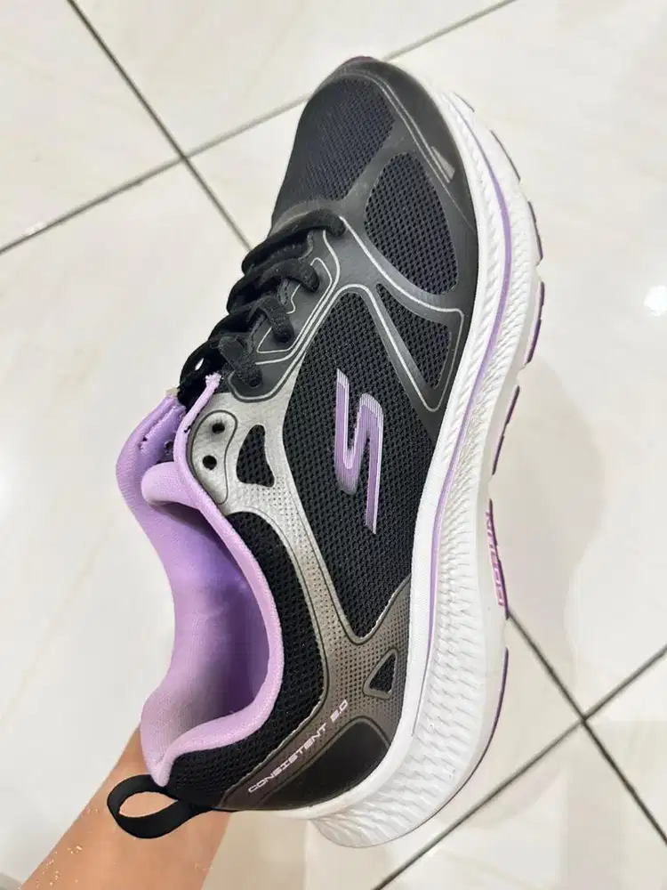 Skechers Go run consisten