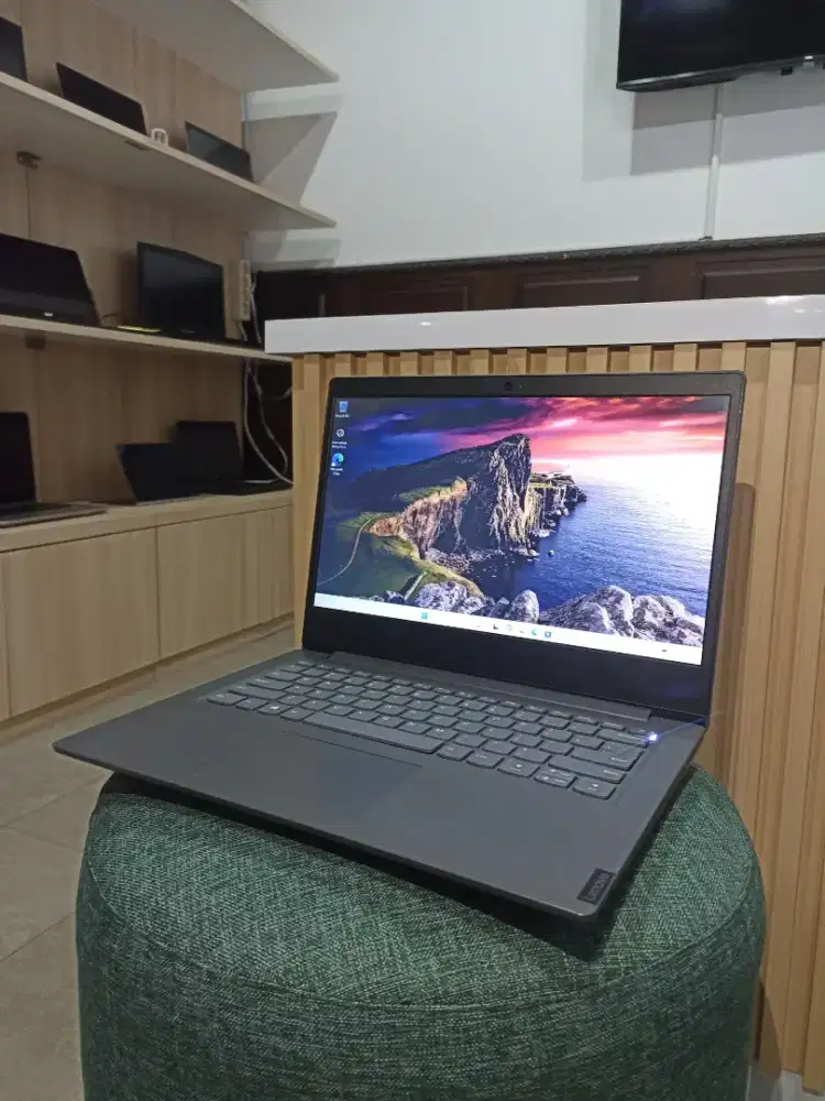Laptop Lenovo Ideapad V14-IKB i3-8130U 8th Gen RAM 8GB DDR4 SSD 128GB