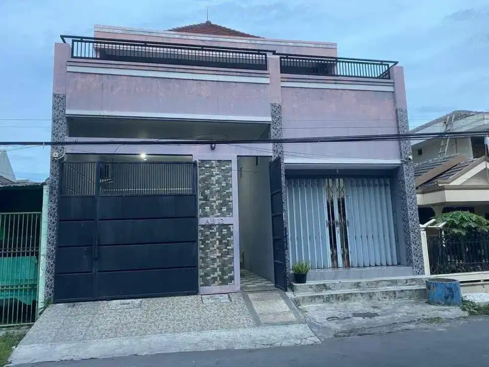 Dijual Rumah Usaha Semolowaru Strategis Dekat Kampus