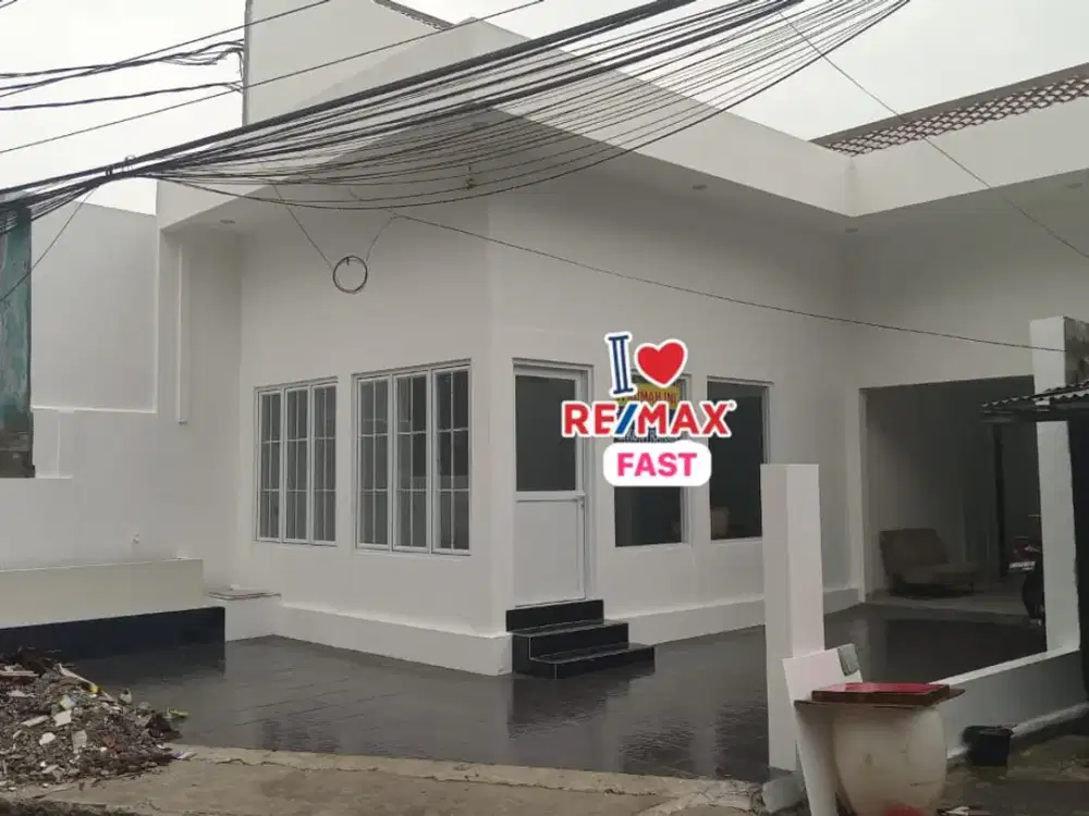 Di sewakan rumah besar, ‎siap huni lokasi strategis ‎Cipedak, Jagakarsa - Jaksel