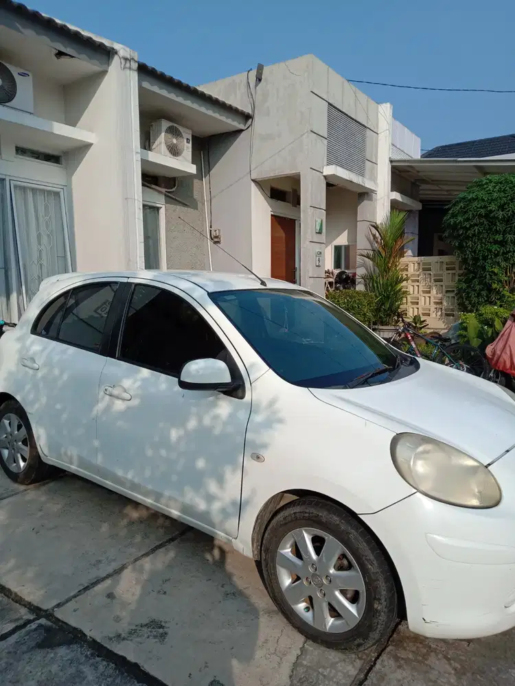 Nissan March 2012 Bensin