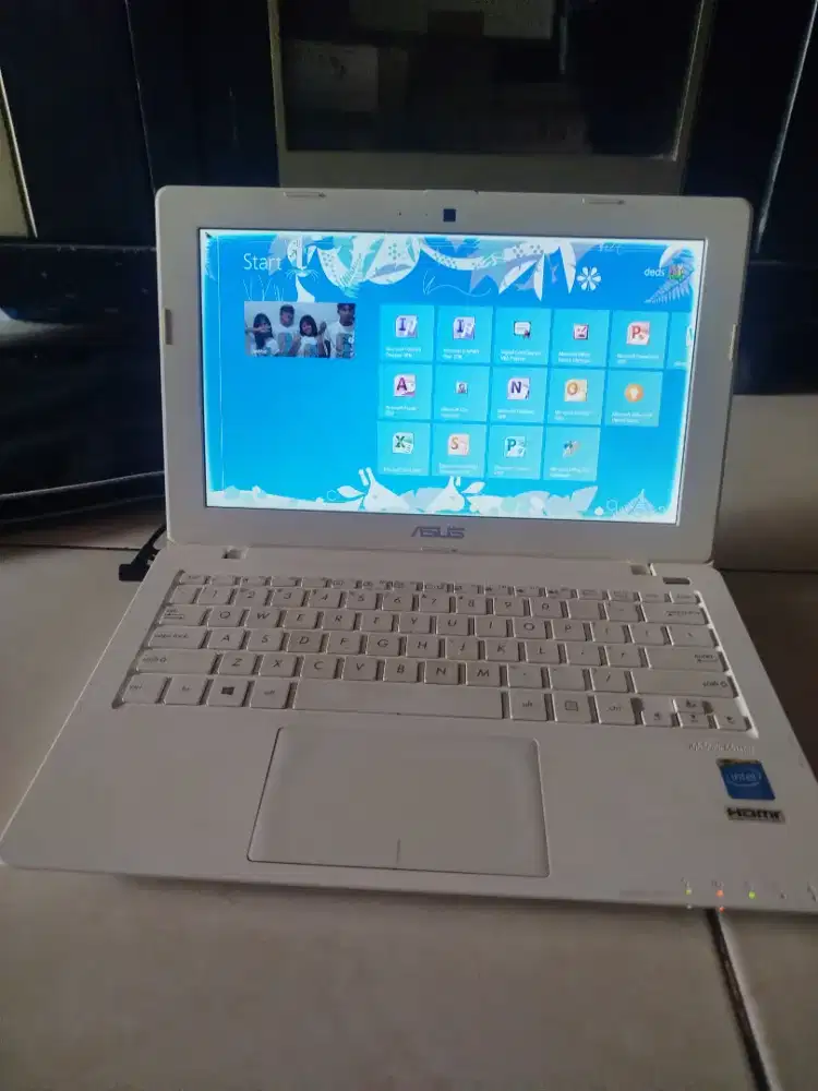 Laptop Asus X200M Tipis + Mulus & normal digunakan