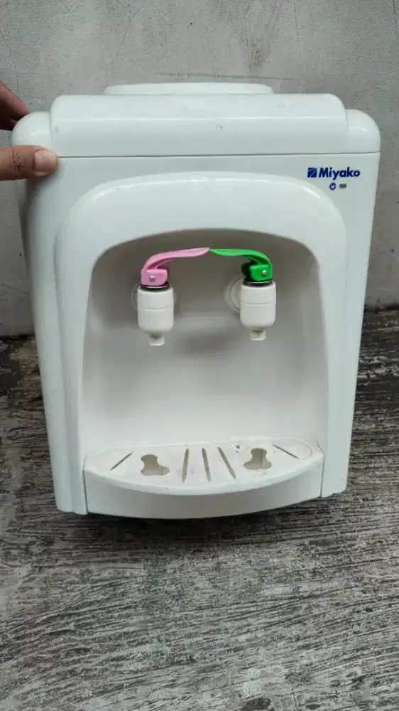 Dispenser merek Miyako