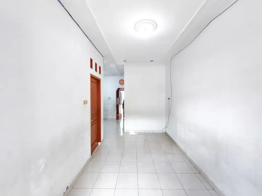 Rumah Luas SHM 9 Menit ke Pintu Tol Kebon Jeruk 2 Dibantu KPR J-40195