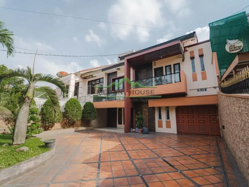 VILLA LUX JL. MONGONSIDI DAERAH POLONIA