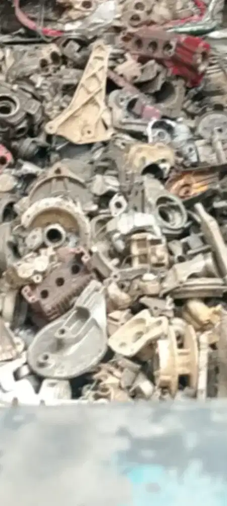 Dicari karyawan cowok yang rajin tidak sering telat